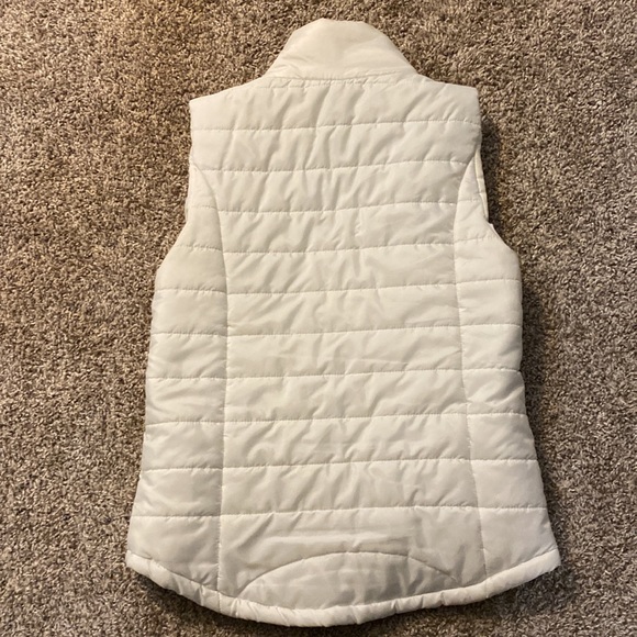 White puffer vest - Picture 4 of 6